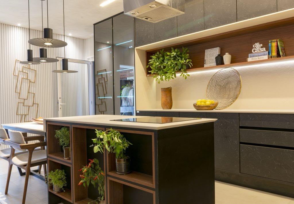 Traccia Design modern dark kitchen with island